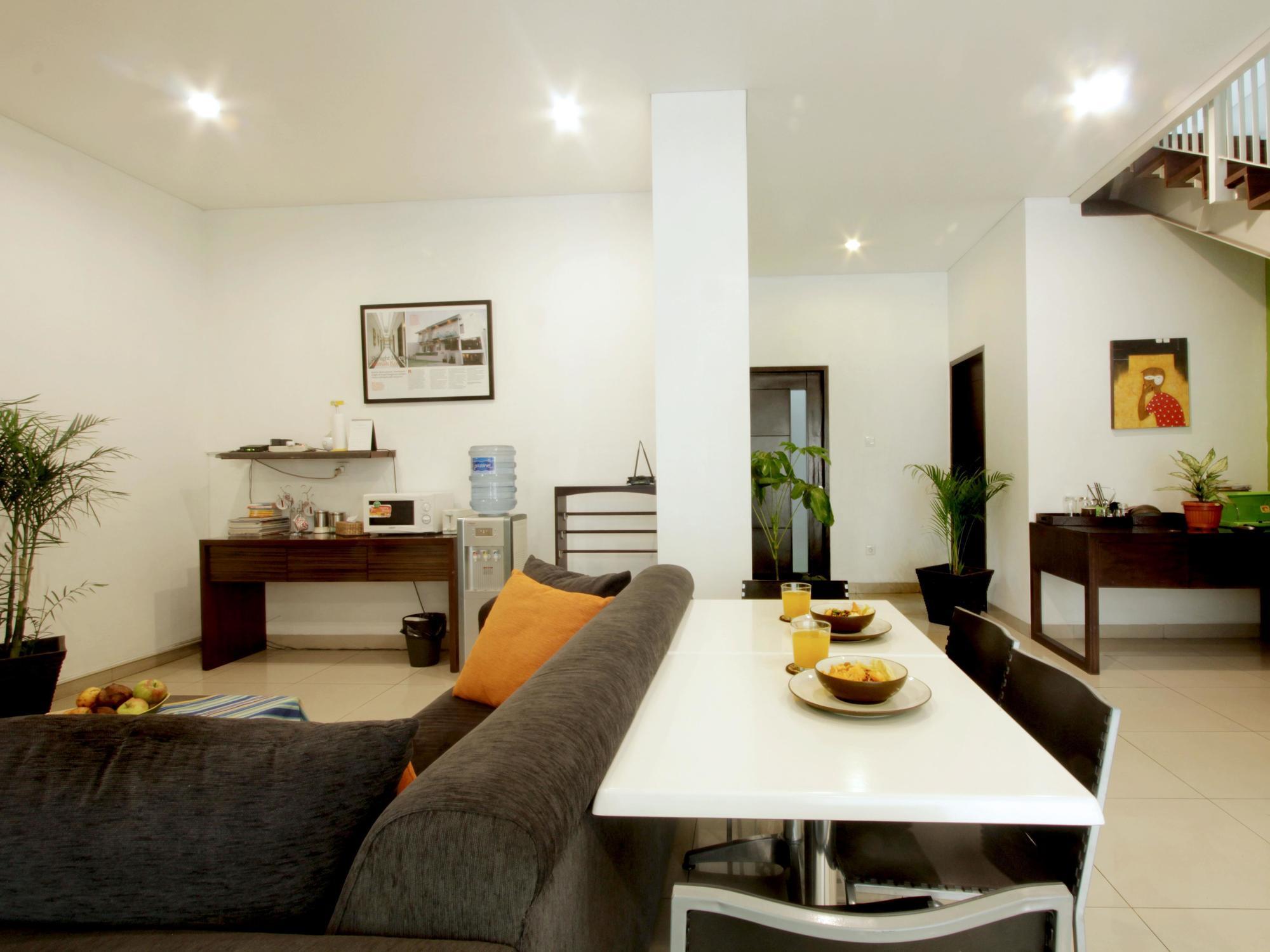 Omah Dasar Hotel Giacarta Esterno foto